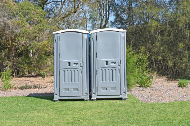 Best VIP or Luxury Restroom Trailers  in Manitowoc, WI